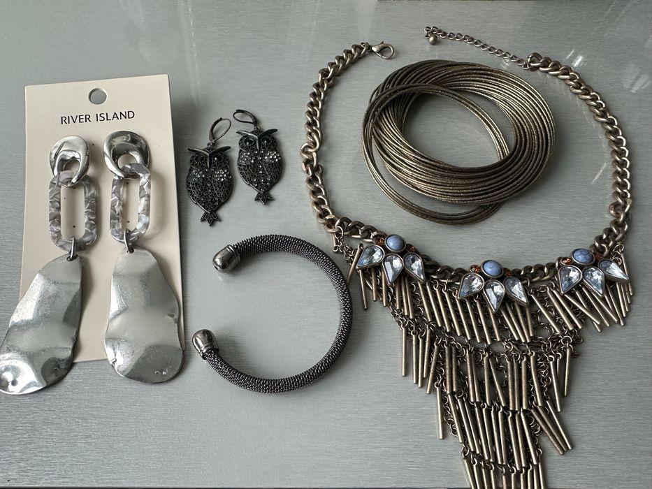 Біжутерія, браслет, підвіска, сережки Zara, cережки River Island,