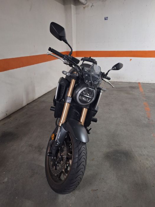 Honda CB650R Preta - 13.000 km