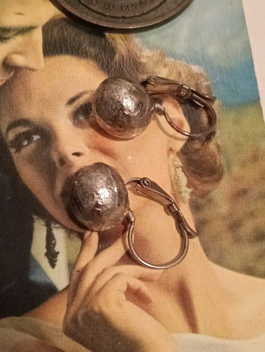 Belos brincos vintage/ antigos