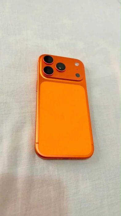 Apple iPhone 17 Pro 256GB Laranja Cósmico
