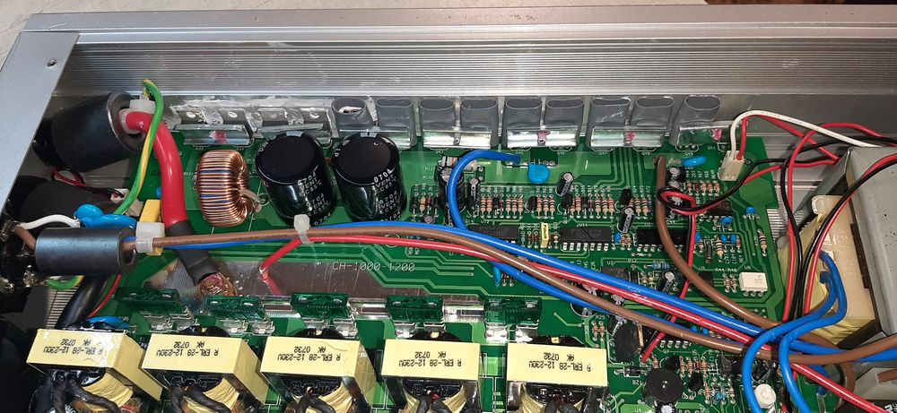 Продам інвертор   12/220  Б/У