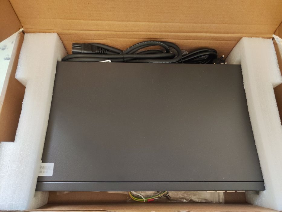 Switch DCN E5750E-28X-SI (R2)