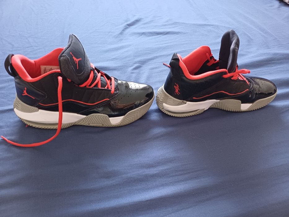 NIKE AIR JORDAN stay loyal bred r.42.5