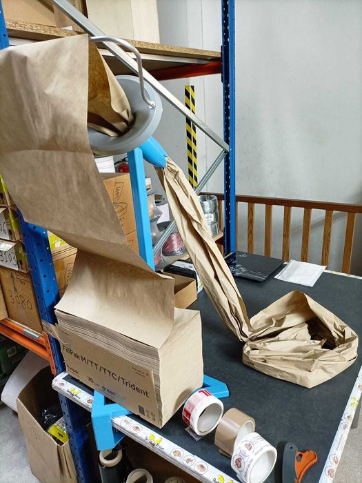 Embalamento - Enchimento de papel, dispensador para caixas compactas