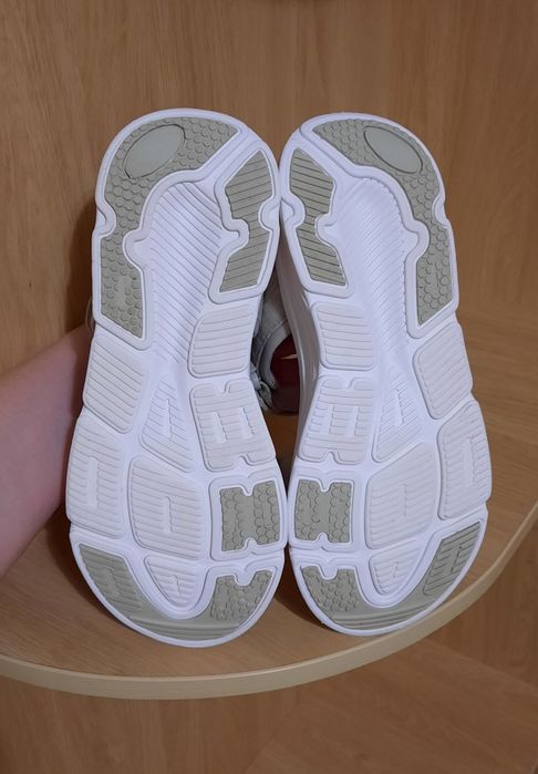 Сандалії Slazenger босоніжки р. 38-39 уст. 25 см на липучках на платформі