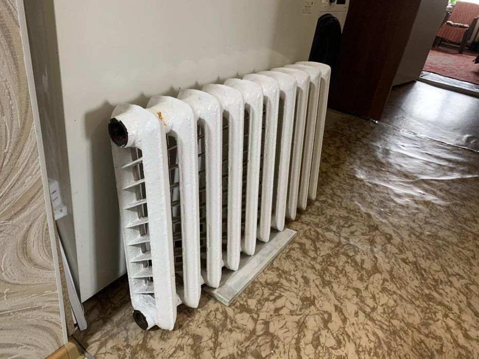 Радіатор. Радиатор. Батарея. На 10 секцій.