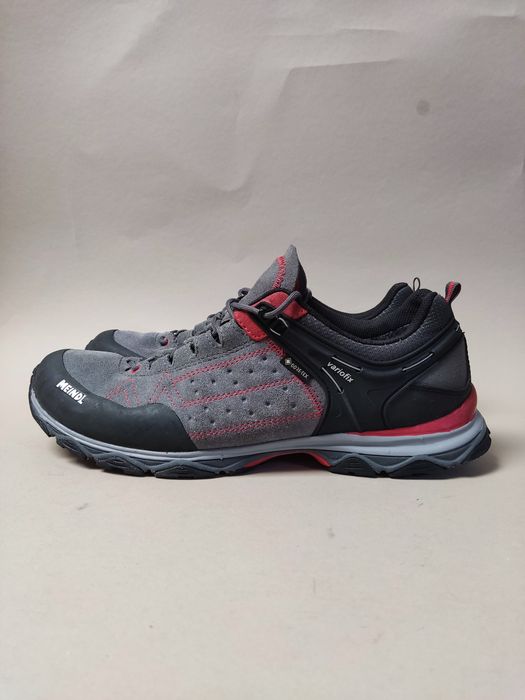 Сірі замшиві кросівки Meindl Ontario на Gor-tex