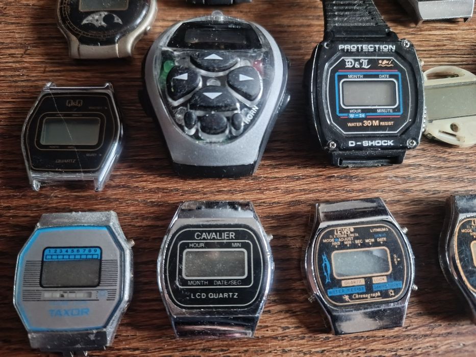 Sprzedam zestaw zegarków elektronicznych na części lata 90te.
