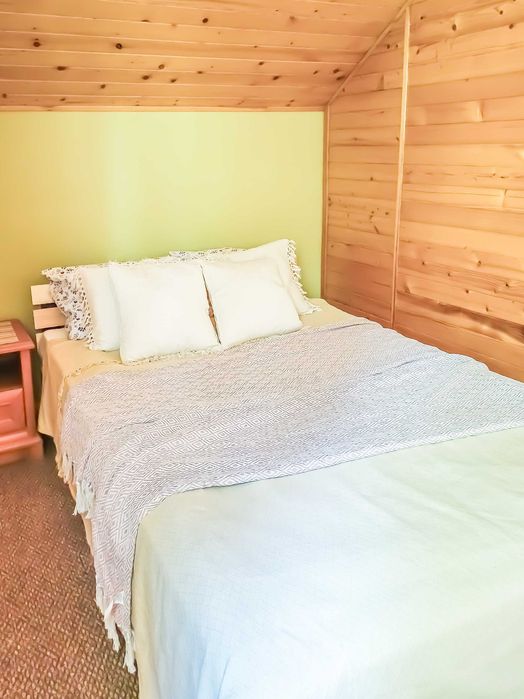 Domki letniskowe z kominkiem, jacuzzi i sauną.