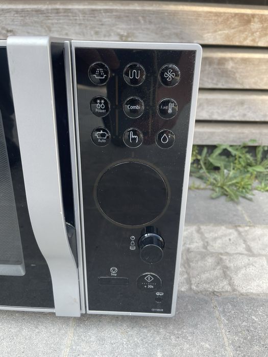 Мікрохвильова піч Samsung CE1185UB.