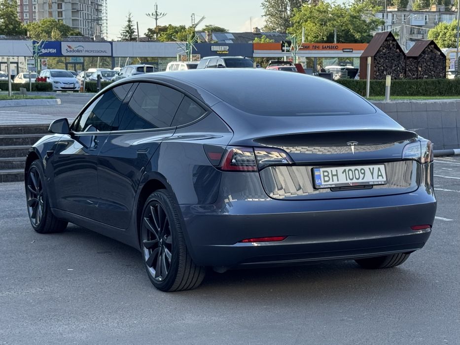Tesla model 3 STANDARD PLUS