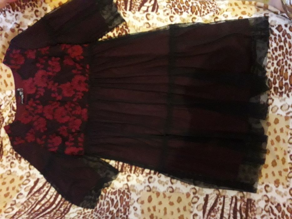 Плаття  бордове з чорним гіпюром