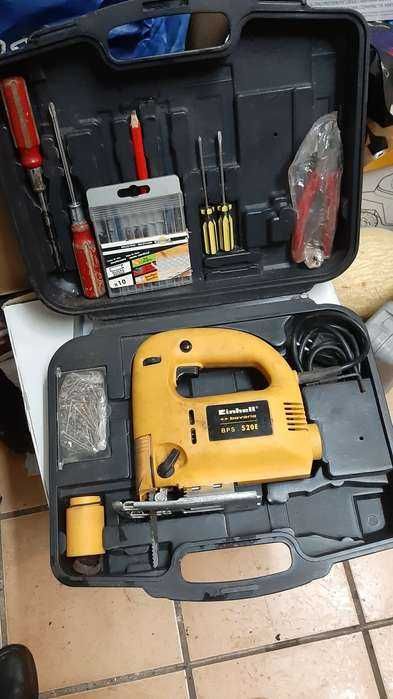 Serra elétrica tic toc em pleno funcionamento