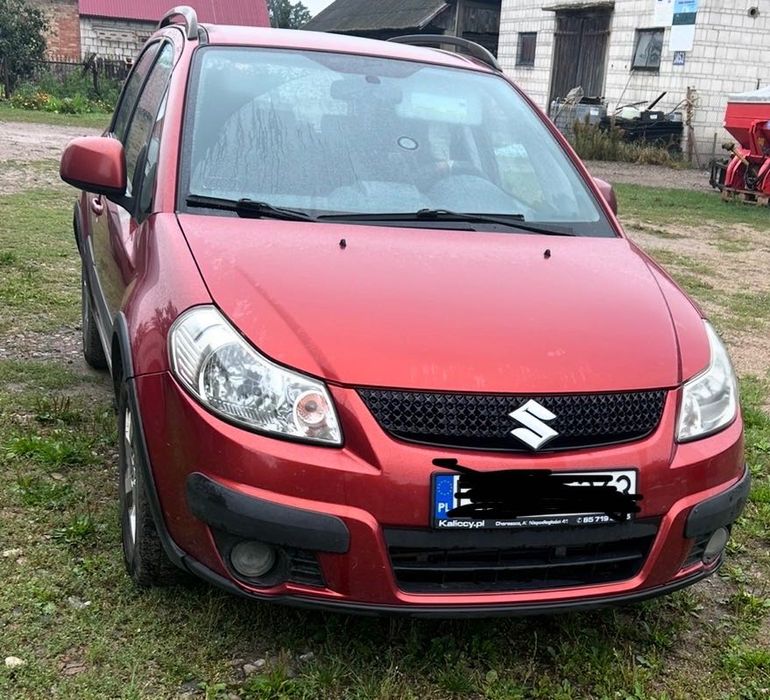 Samochód Suzuki Sx4 o mocy 150 KM. Podgrzewane fotele.