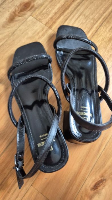 Sandália preta feminina