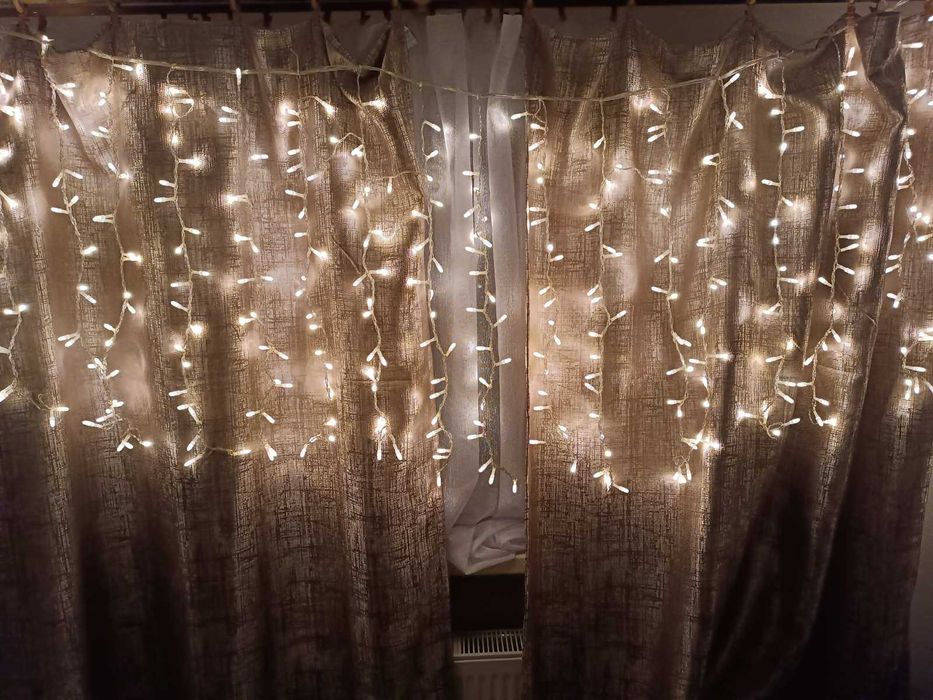 Світлодіодна гірлянда - штора