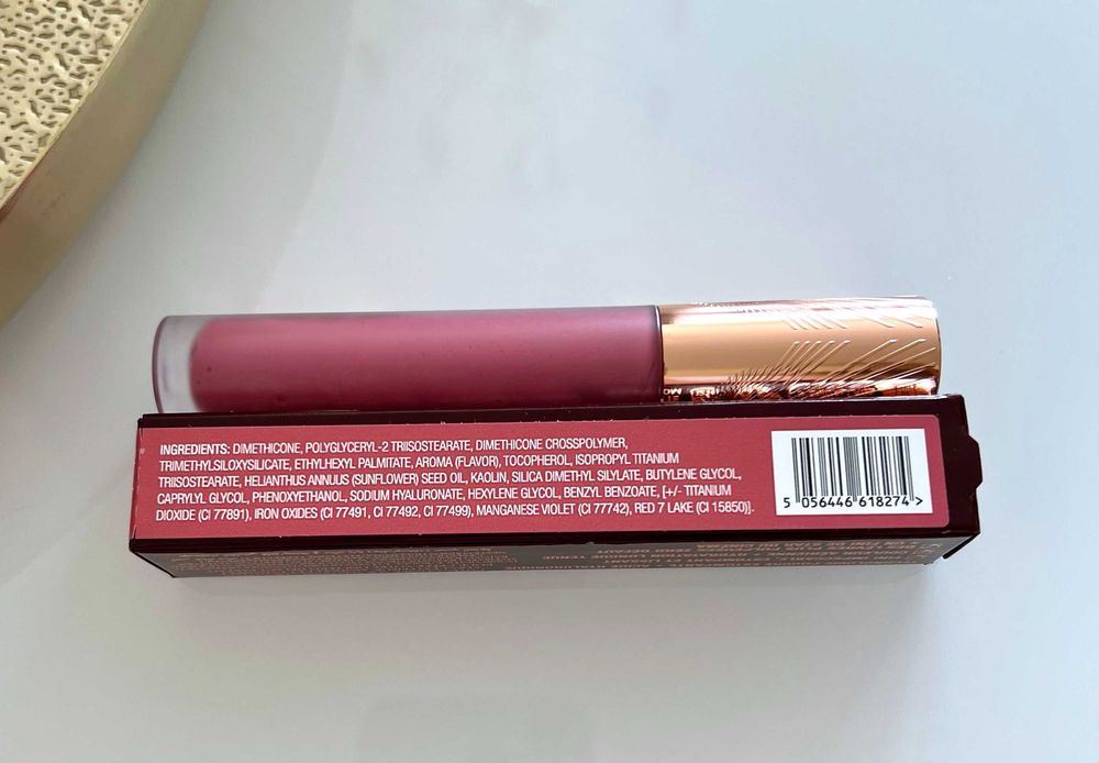 Рідка помада Charlotte Tilbury Airbrush Flawless Matte Lip Blur