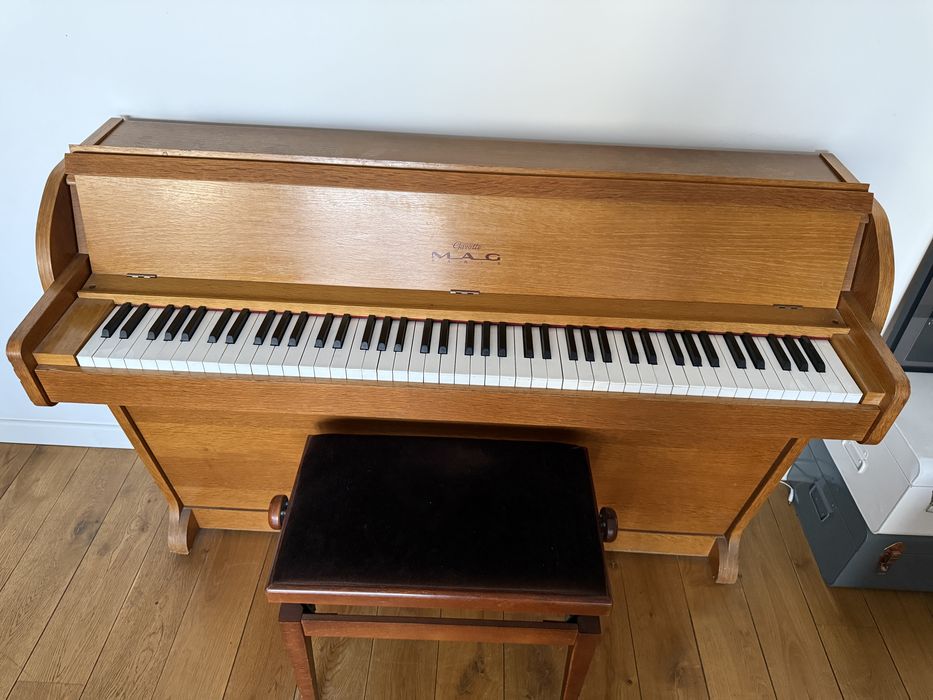 Pianino z Francji 1970-73 Gavotte MAG od Gaveau