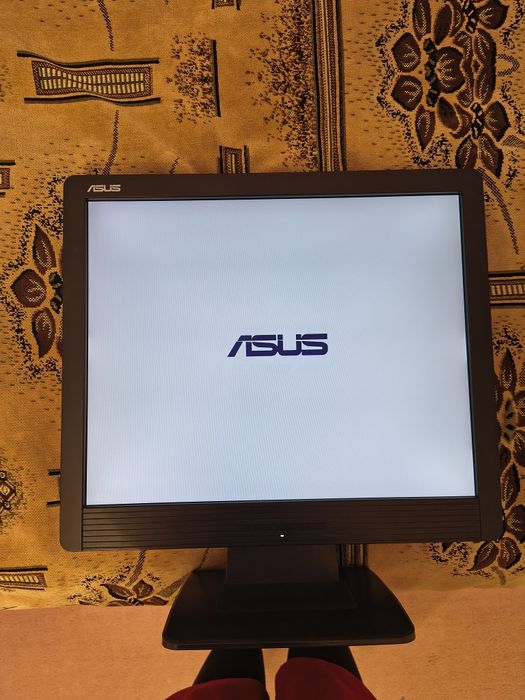 Продам монитор Asus MM17D