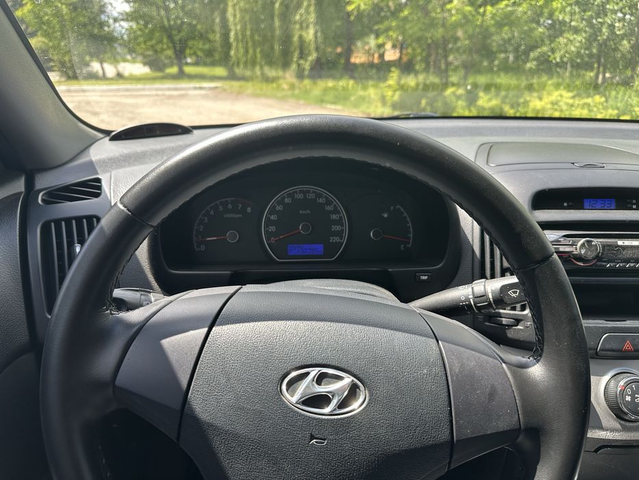 Hyundai Elantra 2010 1.6 АКПП