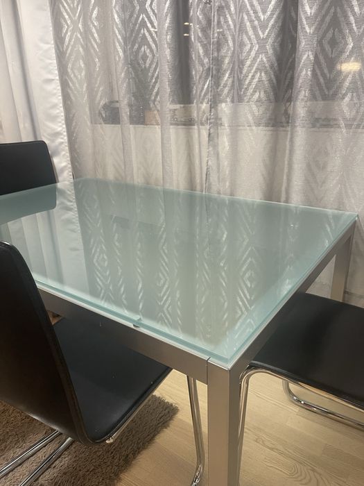 Стіл кухонний скляний