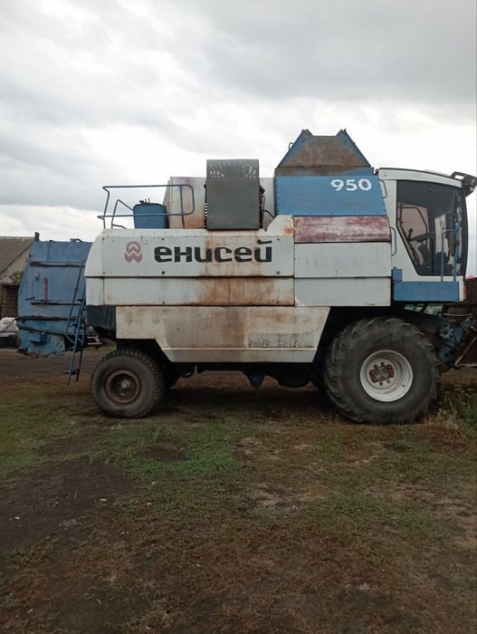 Комбайн Єнісей 950