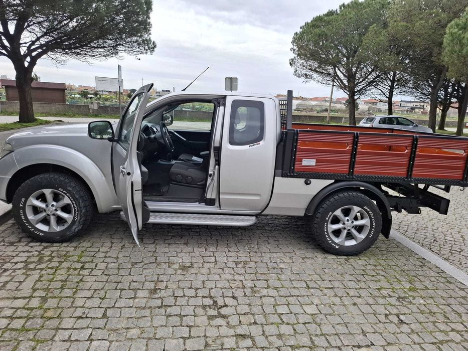 Nissan Navara 2.5 dCi 171cv 4x4 King Cab - Caixa aberta de madeira