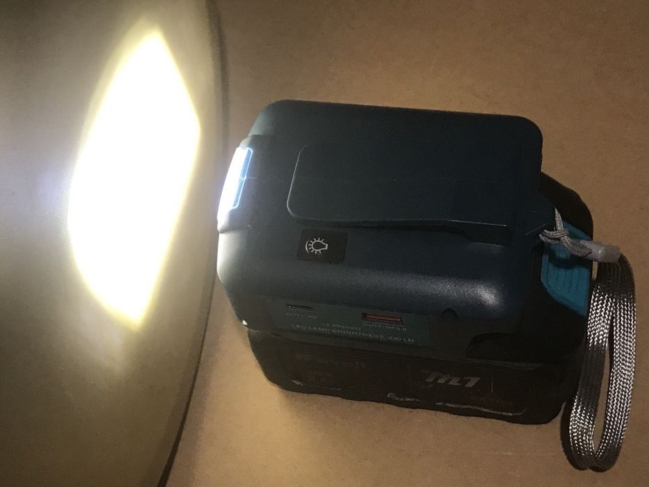 Адаптер ADP05 для акумуляторів Makita, mini UPS, QC 3.0, ліхтарик,typC