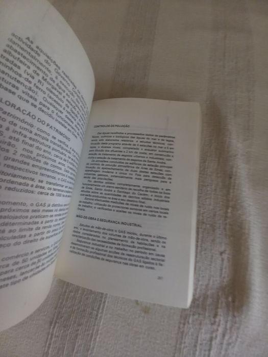 Livro sobre o primeiro Governo Constitucional Português