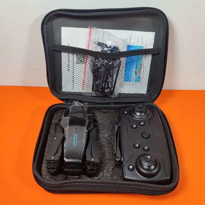 Dron E88 PRO dla początkujących