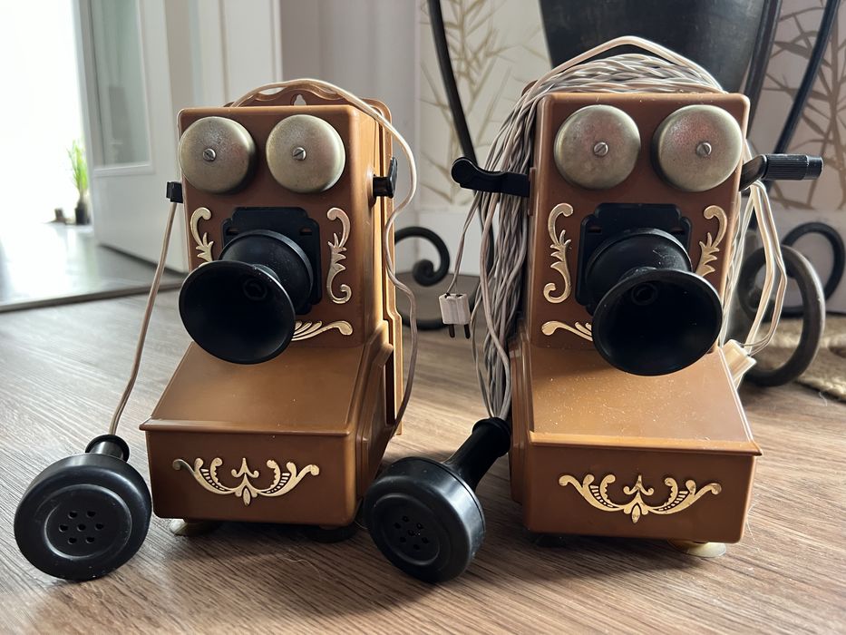 Brinquedo antigo.Telefones.Jugoslávia 1980