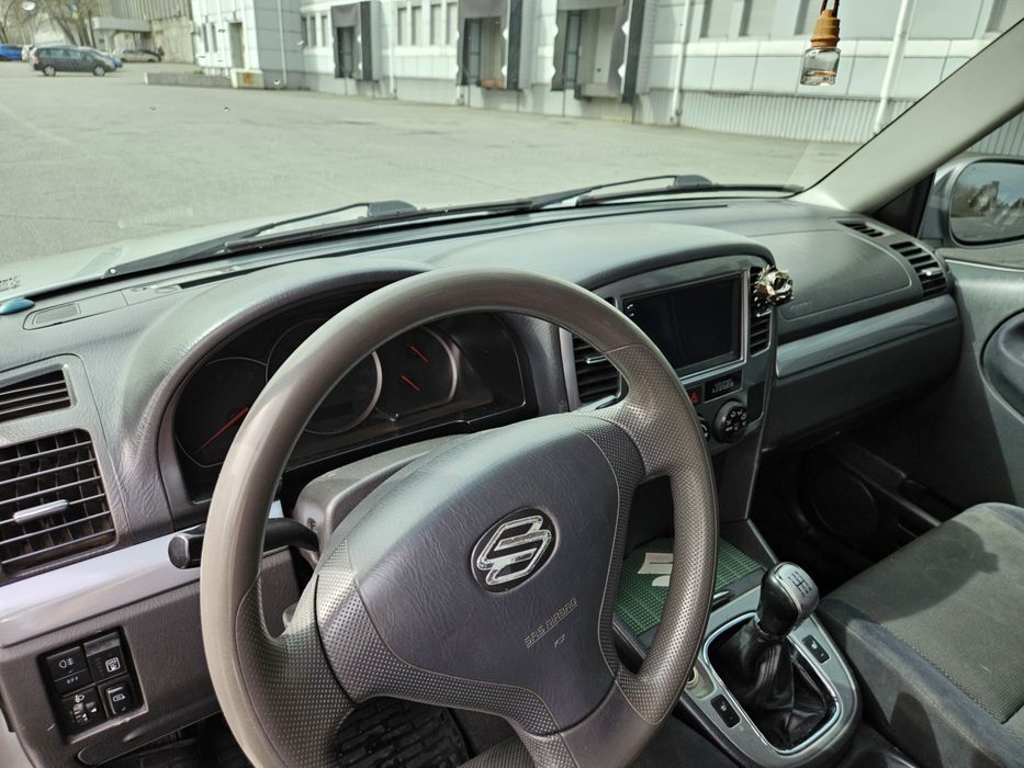 Suzuki Grand Vitara 2.0 бензин 2003