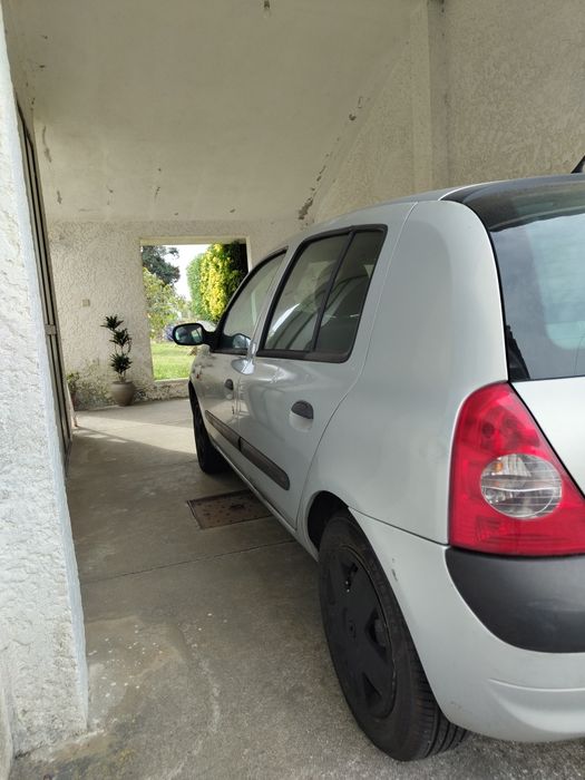 Renault Clio 1.2 Gasolina de 2002 foto 4