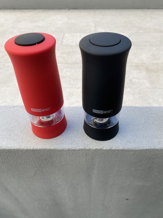 Salt and pepper grinder442109662604175361