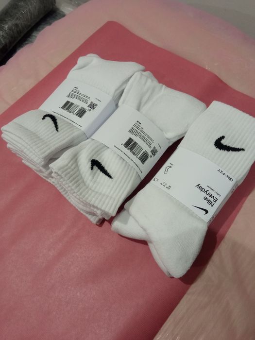 Skarpetki Nike białe, zestaw 3 par, rozmiary w opisie