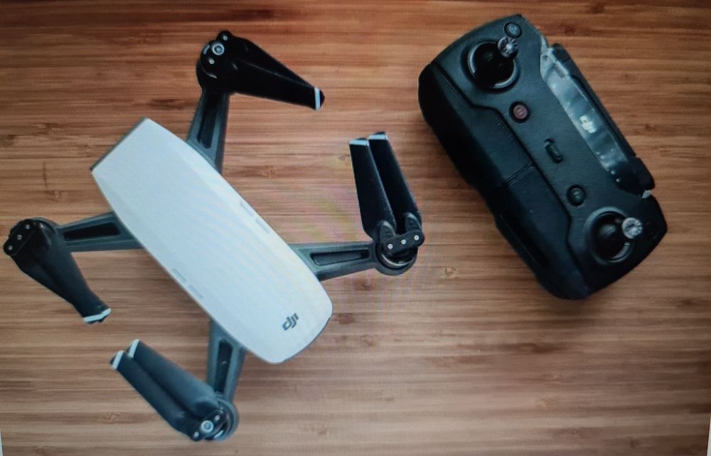 Drone DGI Spark + 2 Baterias + Comando64584751489793120