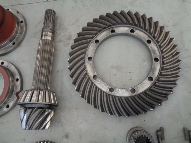 Most napęd tył atak 10x43 talerz New Holland 8560