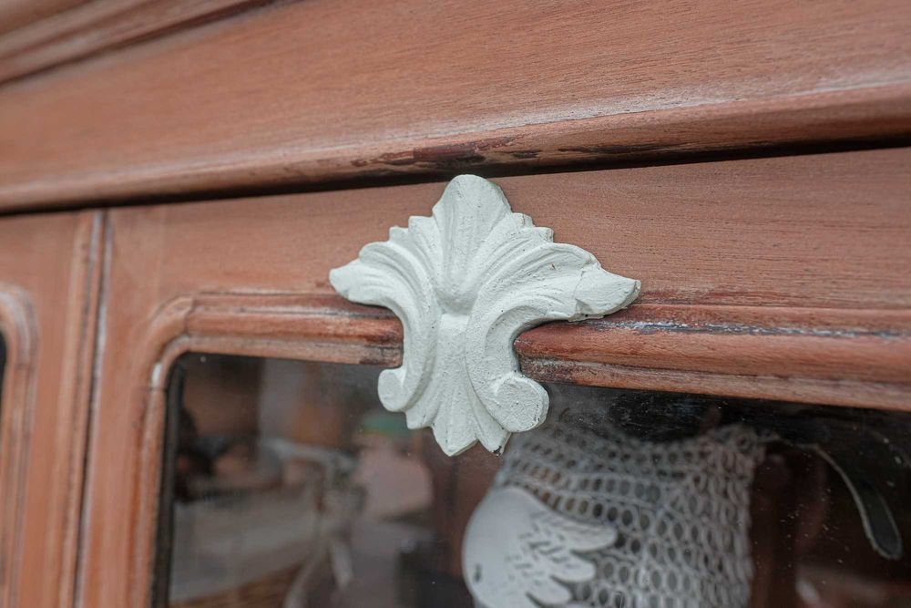 Armário de parede antigo