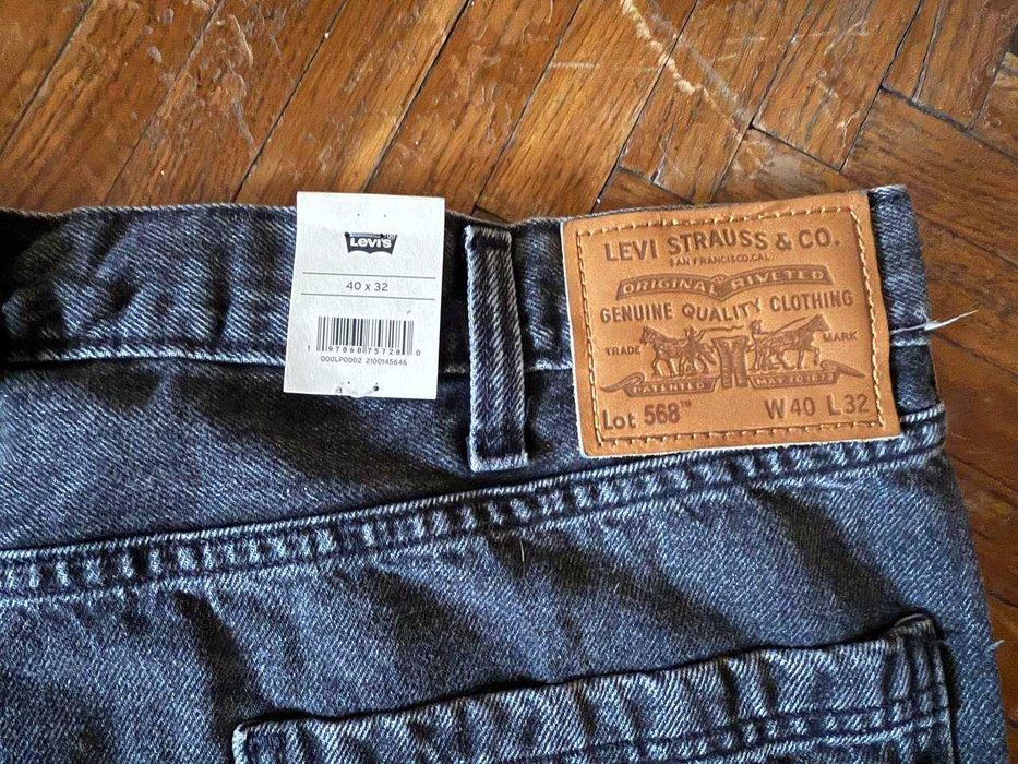 Нові джинси Levis.