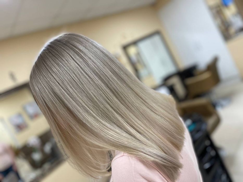 Стрижка ,Фарбування ,Кератин ,Ботокс ,Аір Тач ,Шатуш ,Балаяж