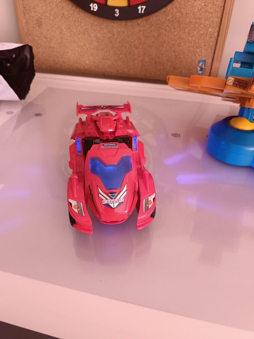 Carro dinossauro robot