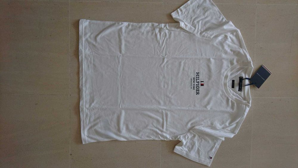 Tommy Hilfiger - T-Shirt (NOVA)
