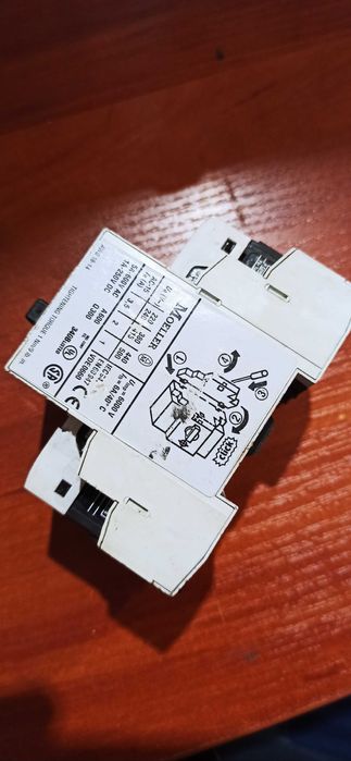 Автомат захисту двигуна Eaton (Moeller) PKZM0-25