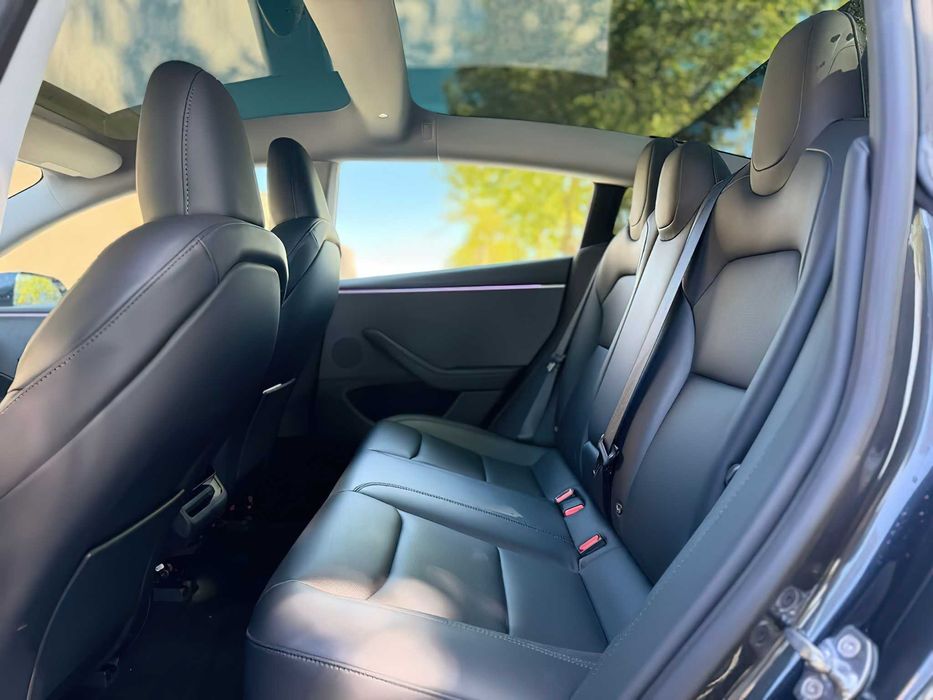 Tesla Model 3      2024