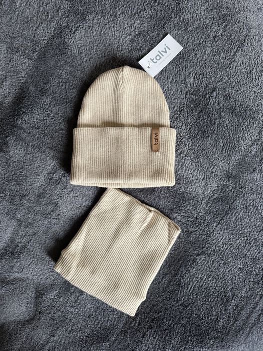 Комплект шапка і снуд