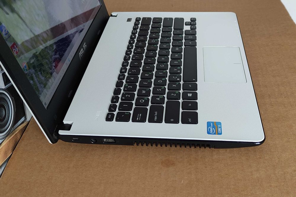 Швидкий ноутбук Asus/ Мощний Intel Core i3 (4 ядра)/ 4 ГБ/ SSD 120 ГБ