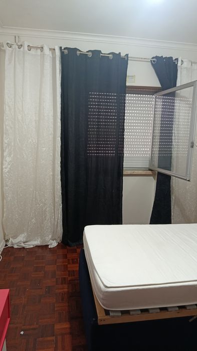 Arrendo quarto em parede