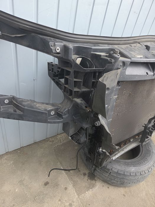 Pas przedni chlodnice Mercedes Sprinter W907 2.0 CDI Sprinter W906 2.2CDI