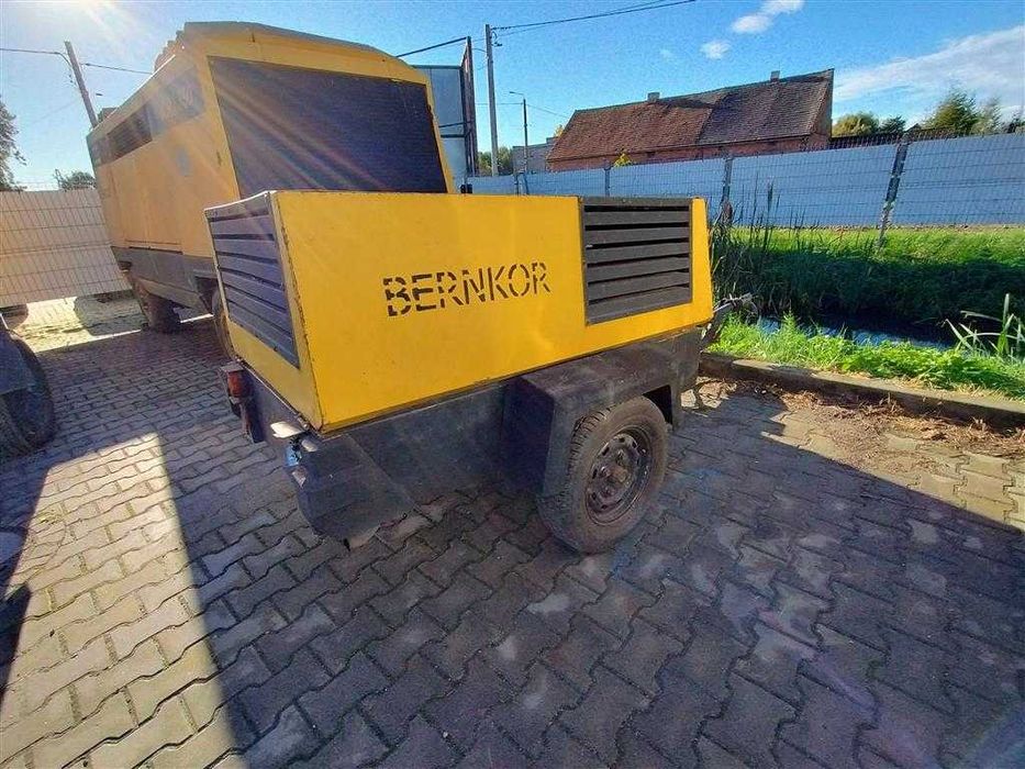 Sprężarka samojezdna KAESER M32,  17.9kW, 3,2m3/min, S015199