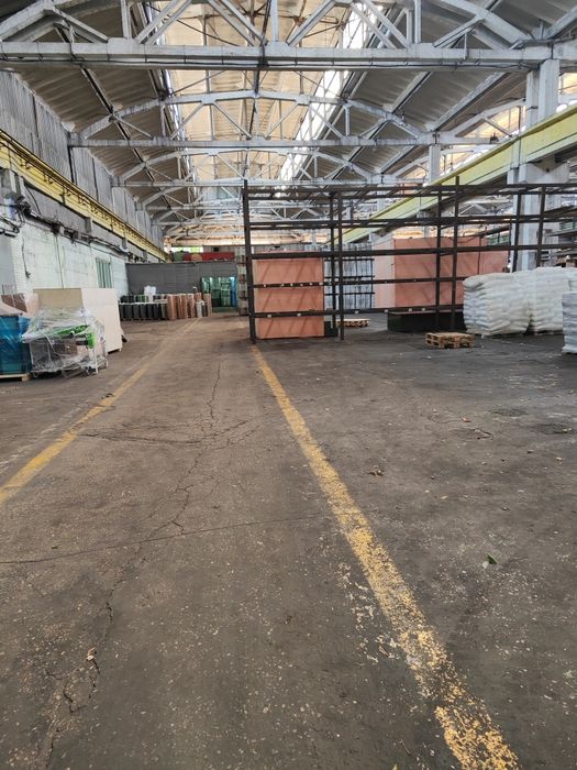 Сдам 1500, 800кв.м под склад или производство правый берег
